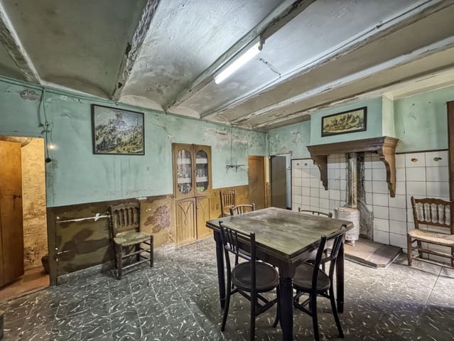 6 quarto Casa em Banda para venda em Teruel cidade - 99 000 € (Ref: 9989145)