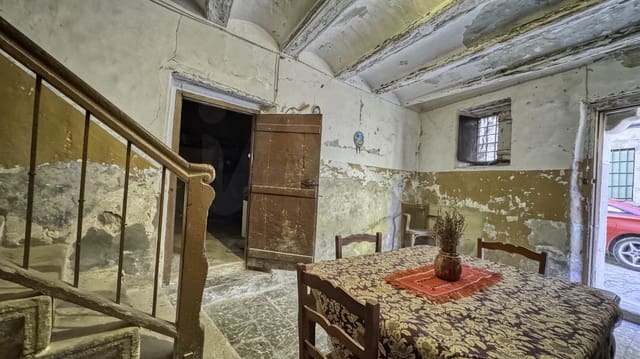 6 quarto Casa em Banda para venda em Teruel cidade - 99 000 € (Ref: 9989145)