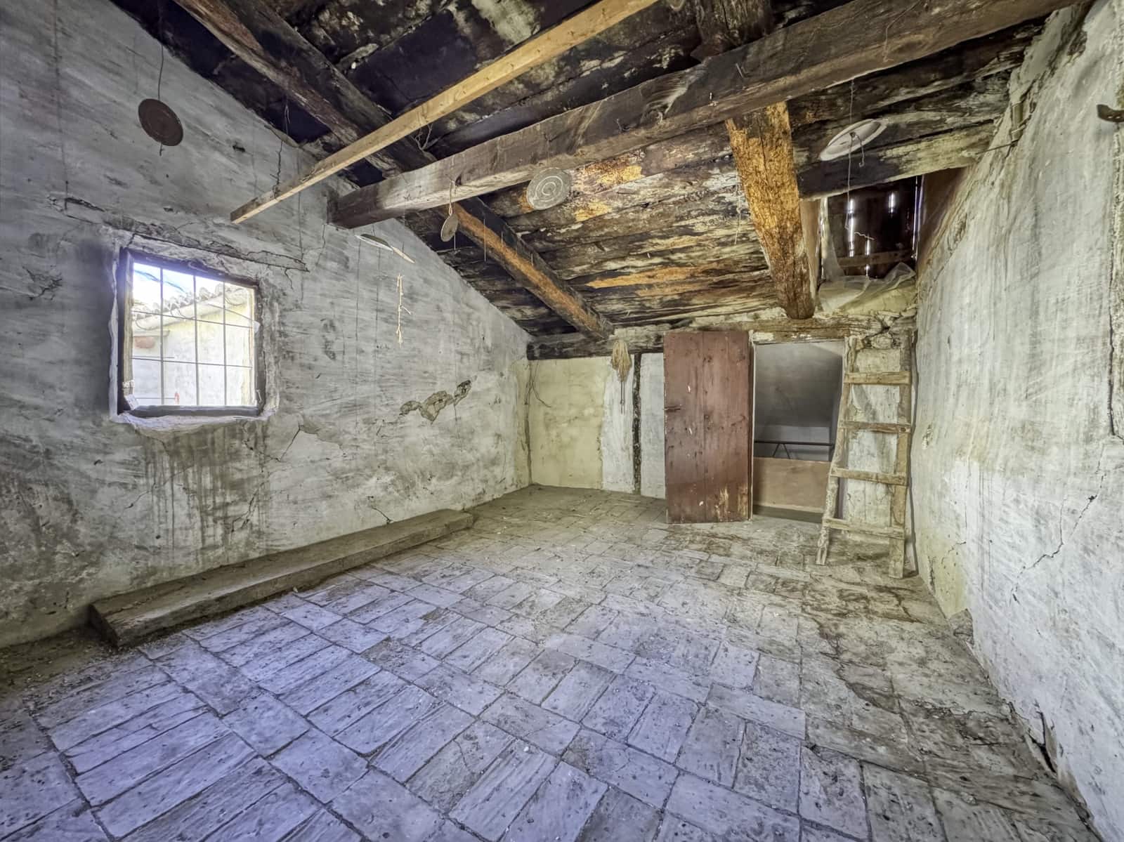 6 sovrum Hus till salu i Teruel stad - 99 000 € (Ref: 9989145)