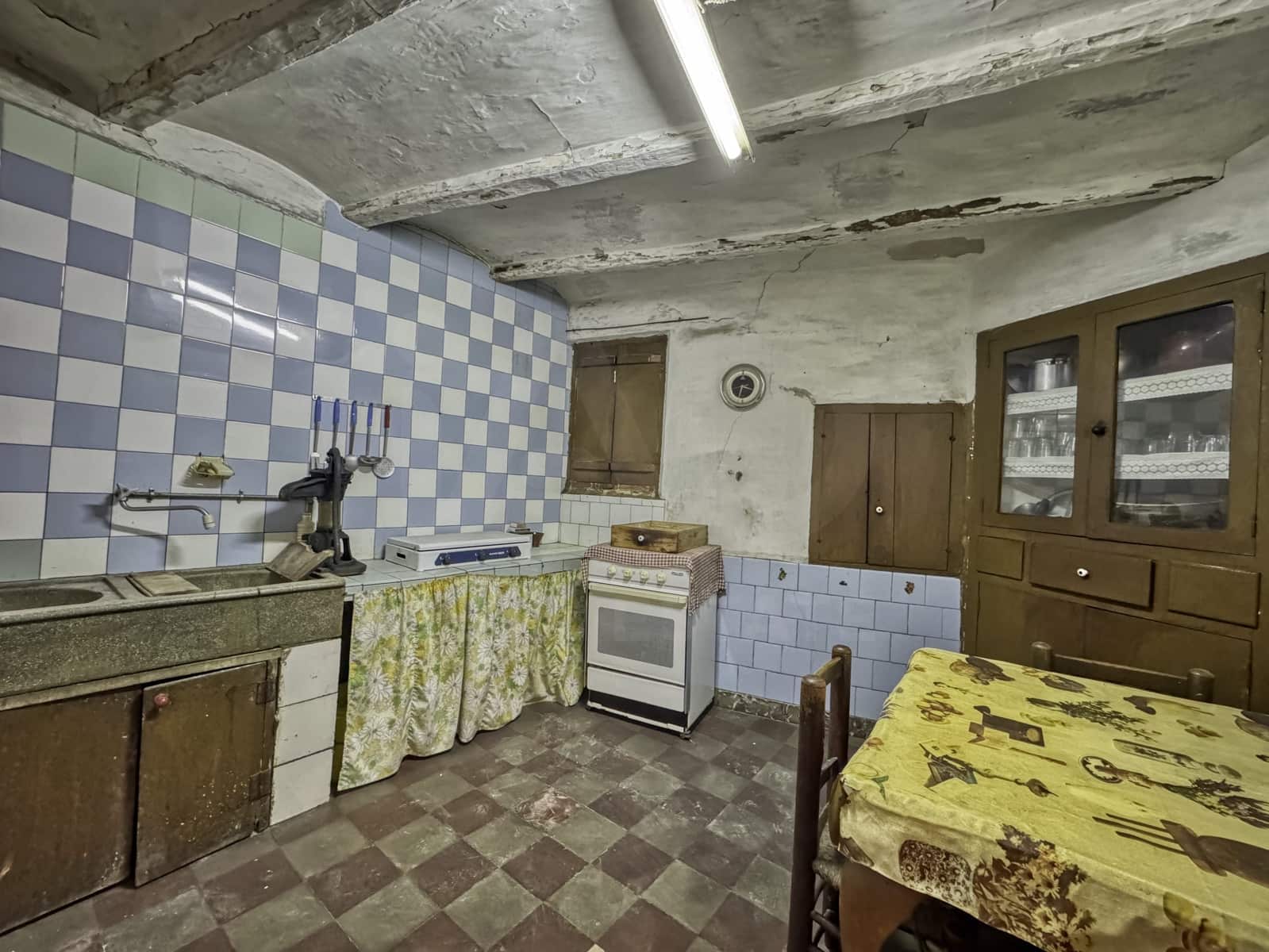 6 sovrum Hus till salu i Teruel stad - 99 000 € (Ref: 9989145)