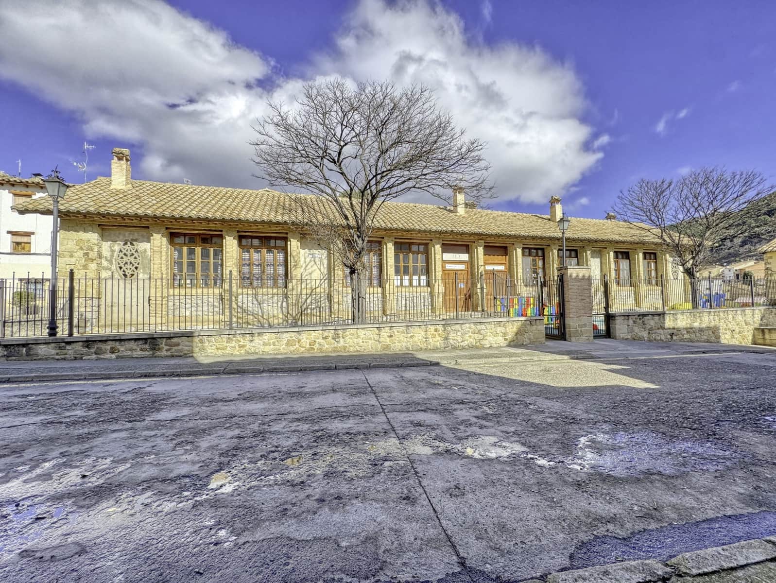 6 sovrum Hus till salu i Teruel stad - 99 000 € (Ref: 9989145)