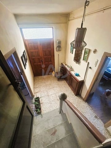 5 Zimmer Haus zu verkaufen in León Stadt mit Garage - 75.000 € (Ref: 9989149)