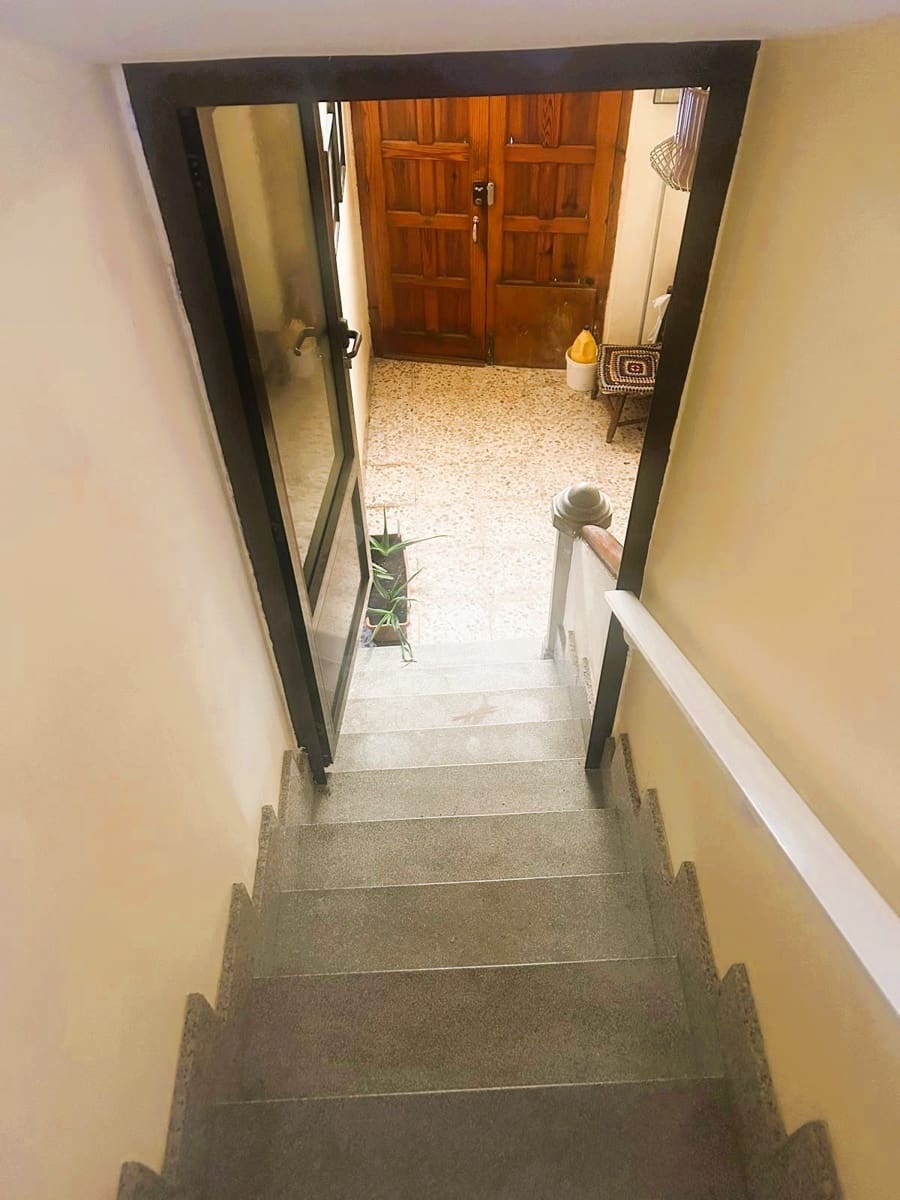 5 Zimmer Haus zu verkaufen in Leon Stadt mit Garage - 75.000 € (Ref: 9989149)