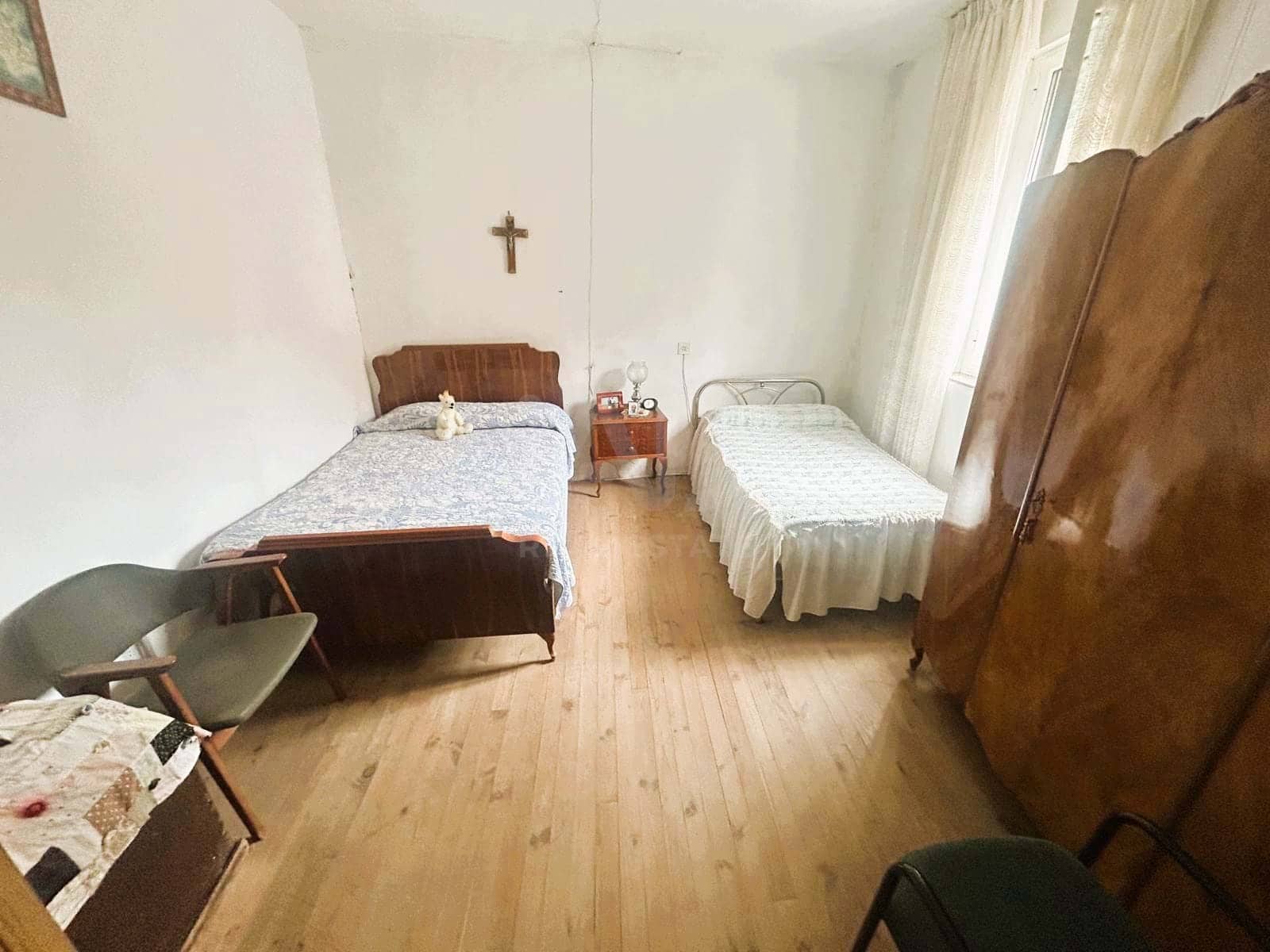 5 Zimmer Haus zu verkaufen in Leon Stadt mit Garage - 75.000 € (Ref: 9989149)