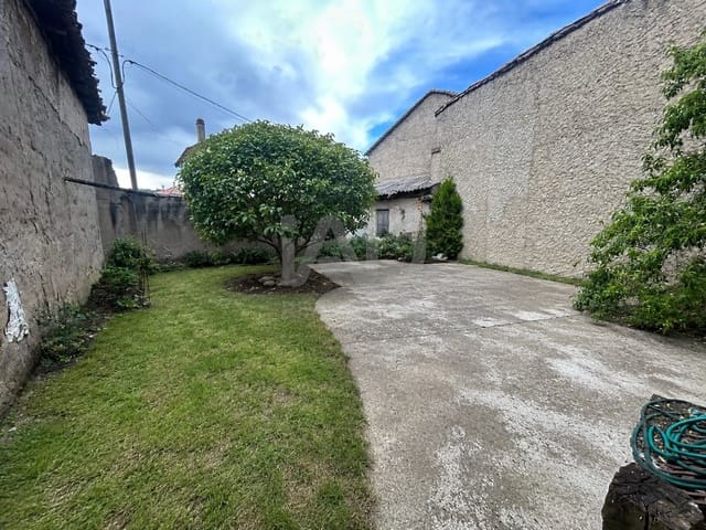 5 Zimmer Haus zu verkaufen in León Stadt mit Garage - 75.000 € (Ref: 9989149)