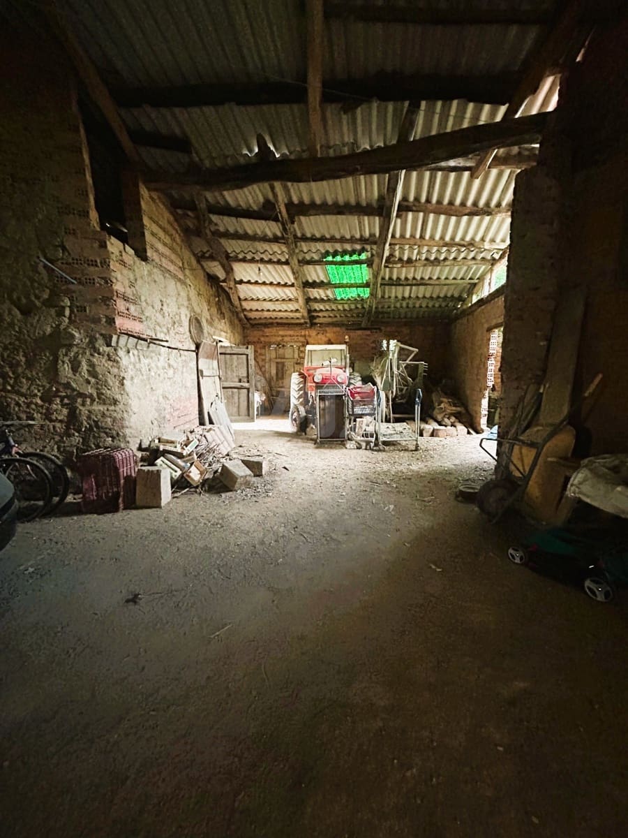 5 Zimmer Haus zu verkaufen in Leon Stadt mit Garage - 75.000 € (Ref: 9989149)