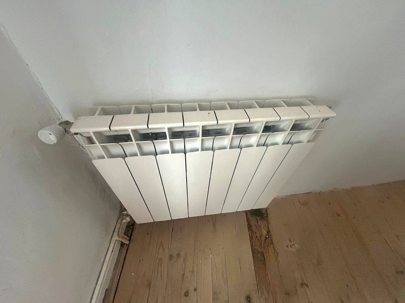 5 Zimmer Haus zu verkaufen in Leon Stadt mit Garage - 75.000 € (Ref: 9989149)