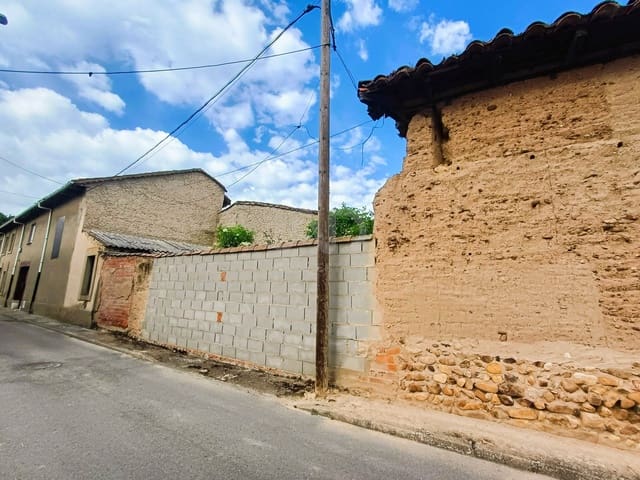 5 Zimmer Haus zu verkaufen in León Stadt mit Garage - 75.000 € (Ref: 9989149)