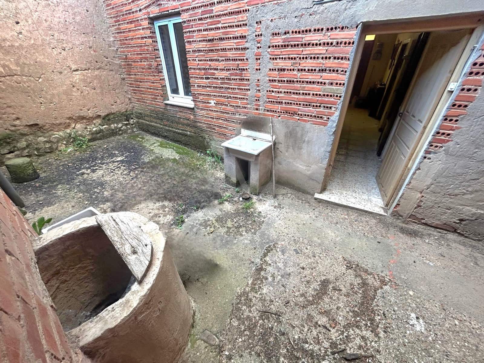 5 Zimmer Haus zu verkaufen in Leon Stadt mit Garage - 75.000 € (Ref: 9989149)