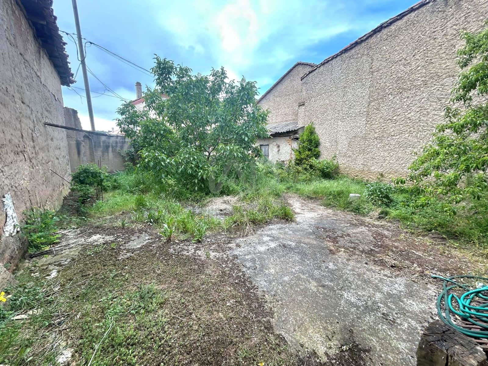 5 Zimmer Haus zu verkaufen in Leon Stadt mit Garage - 75.000 € (Ref: 9989149)