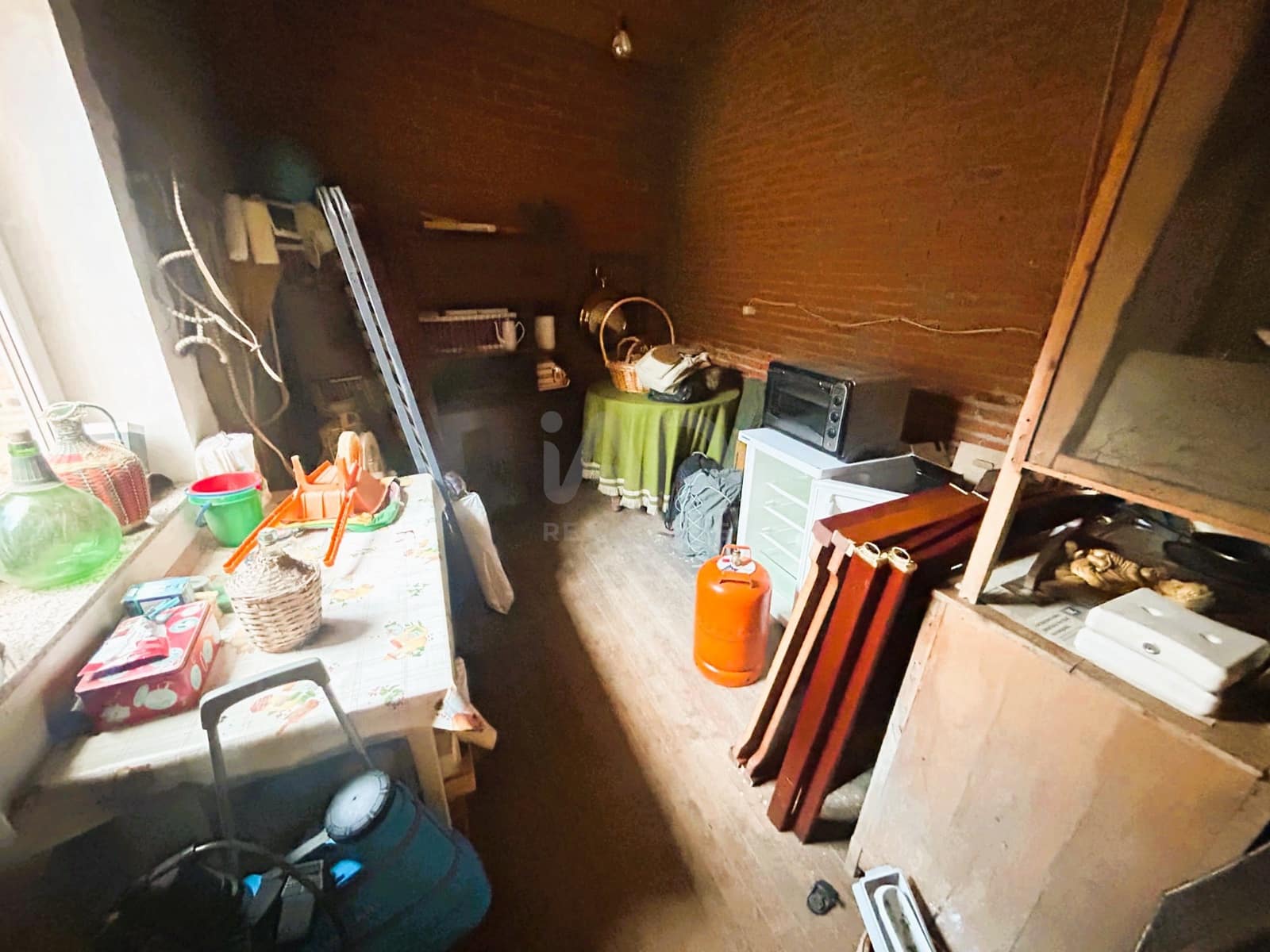 5 Zimmer Haus zu verkaufen in Leon Stadt mit Garage - 75.000 € (Ref: 9989149)