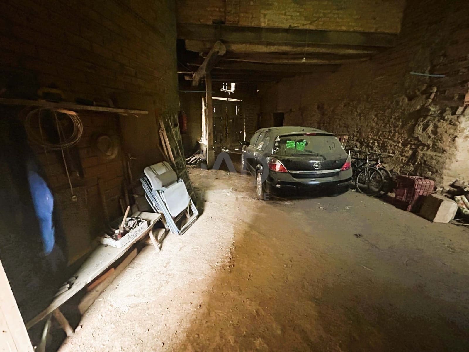 5 Zimmer Haus zu verkaufen in Leon Stadt mit Garage - 75.000 € (Ref: 9989149)