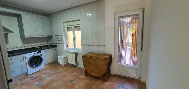 4 soverom Hus til salgs i Salamanca by med garasje - € 128 000 (Ref: 9989151)