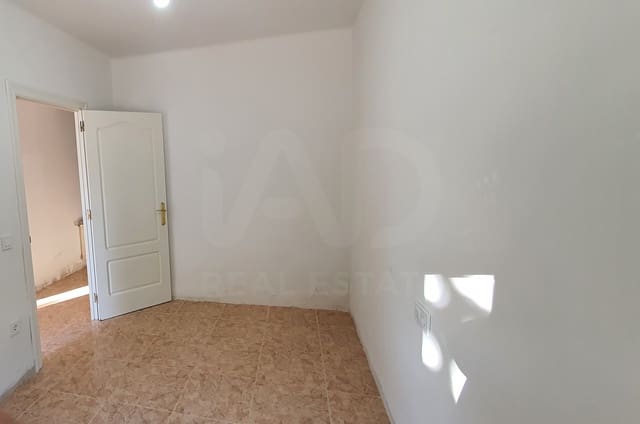 4 soverom Hus til salgs i Salamanca by med garasje - € 128 000 (Ref: 9989151)