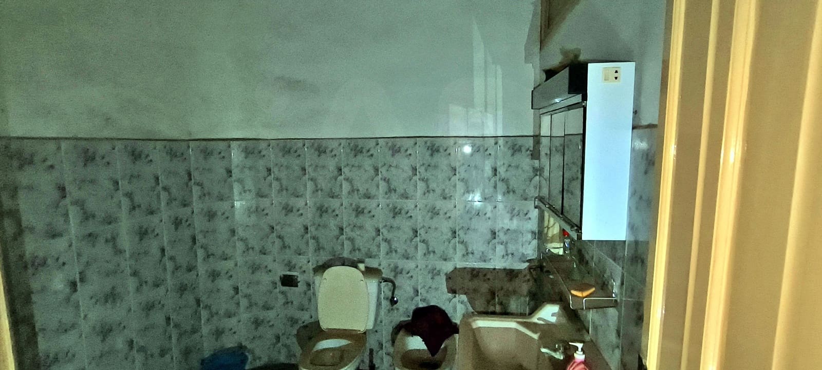 6 Zimmer Haus zu verkaufen in Alicante / Alacant Stadt mit Garage - 140.000 € (Ref: 9989157)