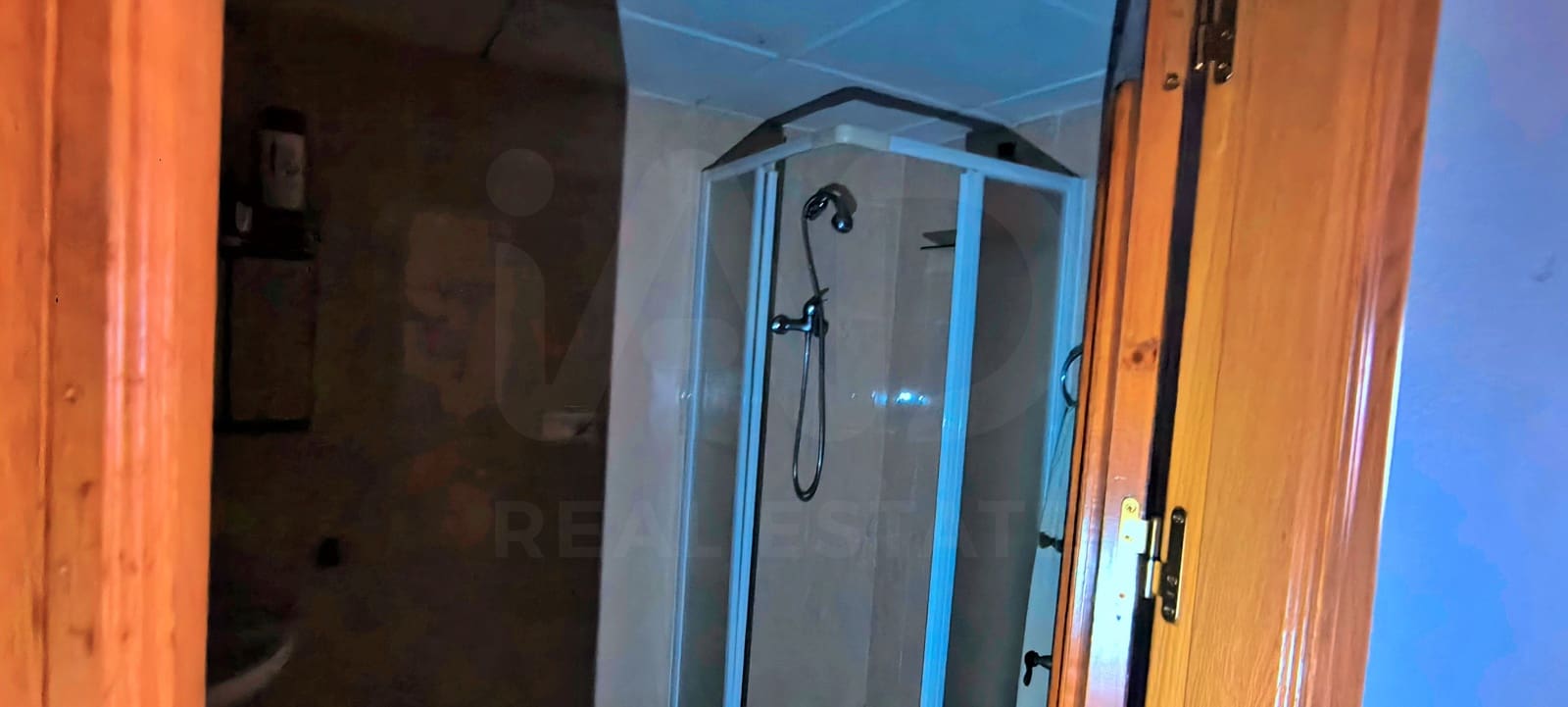 6 Zimmer Haus zu verkaufen in Alicante / Alacant Stadt mit Garage - 140.000 € (Ref: 9989157)