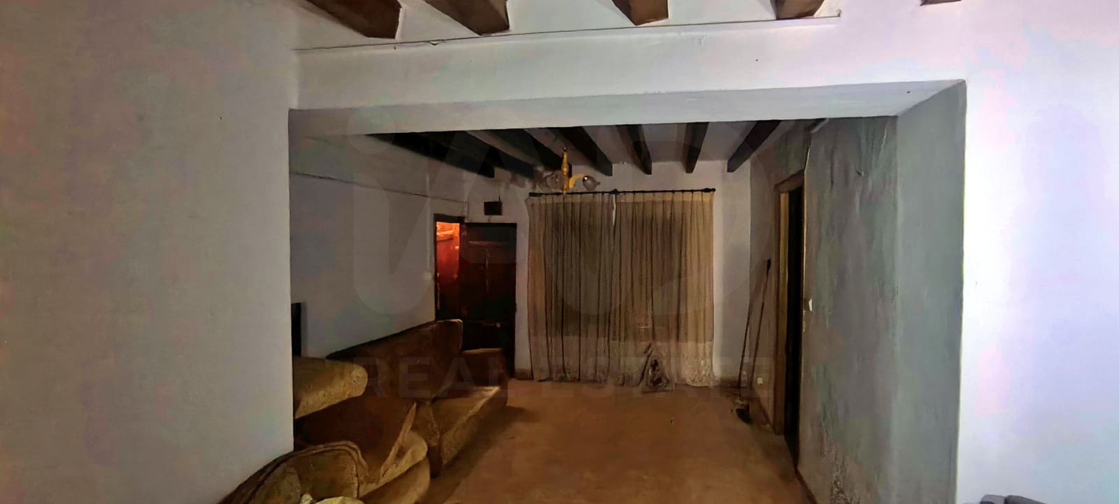 6 Zimmer Haus zu verkaufen in Alicante / Alacant Stadt mit Garage - 140.000 € (Ref: 9989157)