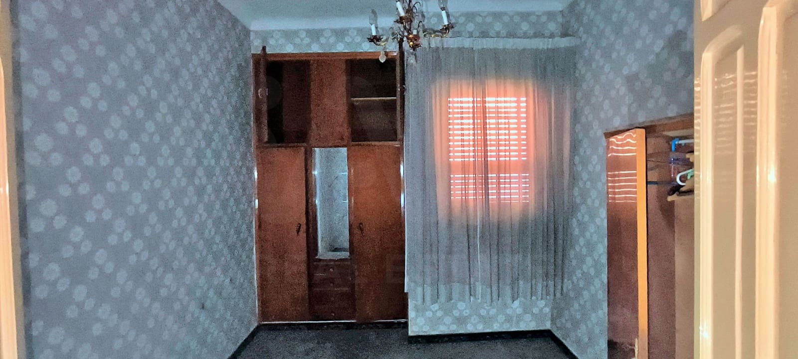 6 Zimmer Haus zu verkaufen in Alicante / Alacant Stadt mit Garage - 140.000 € (Ref: 9989157)
