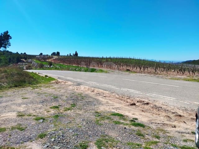 Grunde uden byggetilladelser til salg i La Morera de Montsant - € 156.000 (Ref: 9989162)