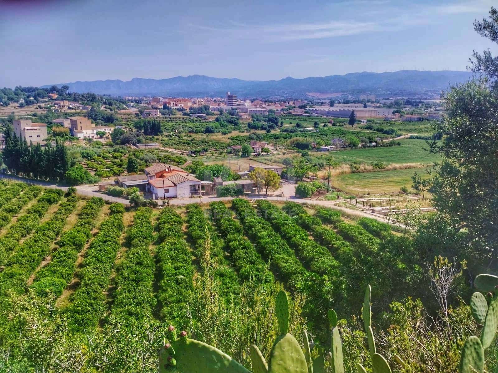 Grunde uden byggetilladelser til salg i Tarragona by - € 129.249 (Ref: 9989164)