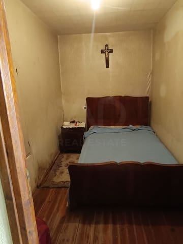 4 Zimmer Haus zu verkaufen in León Stadt mit Garage - 35.000 € (Ref: 9989170)