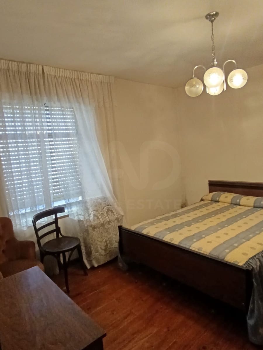 4 slaapkamer Huis te koop in Leon stad met garage - € 35.000 (Ref: 9989170)