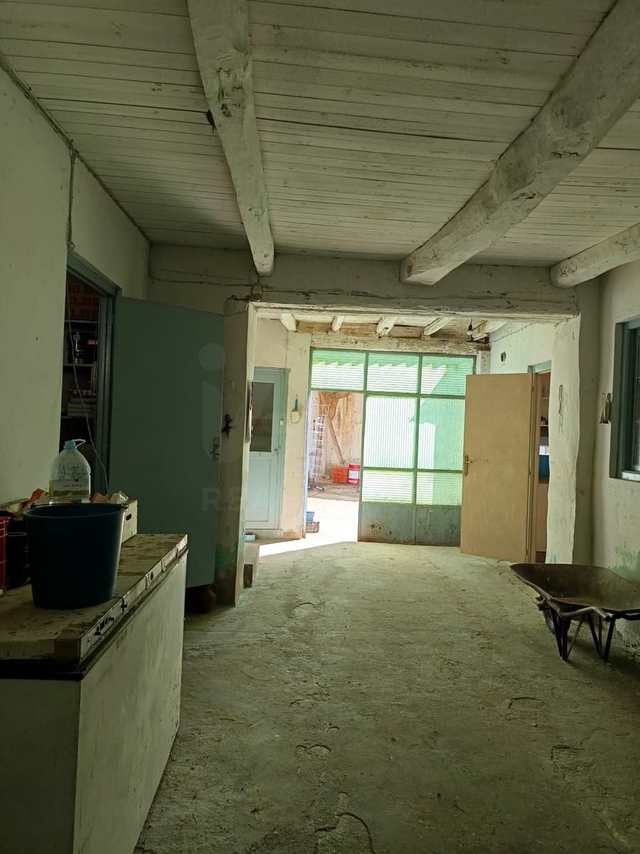 4 slaapkamer Huis te koop in Leon stad met garage - € 35.000 (Ref: 9989170)