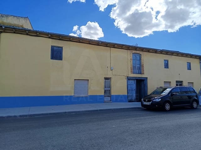 4 Zimmer Haus zu verkaufen in León Stadt mit Garage - 35.000 € (Ref: 9989170)