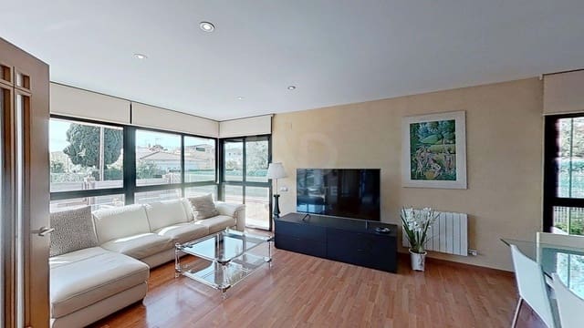 5 soveværelse Villa til salg i Tarragona by med swimmingpool garage - € 675.000 (Ref: 9989171)