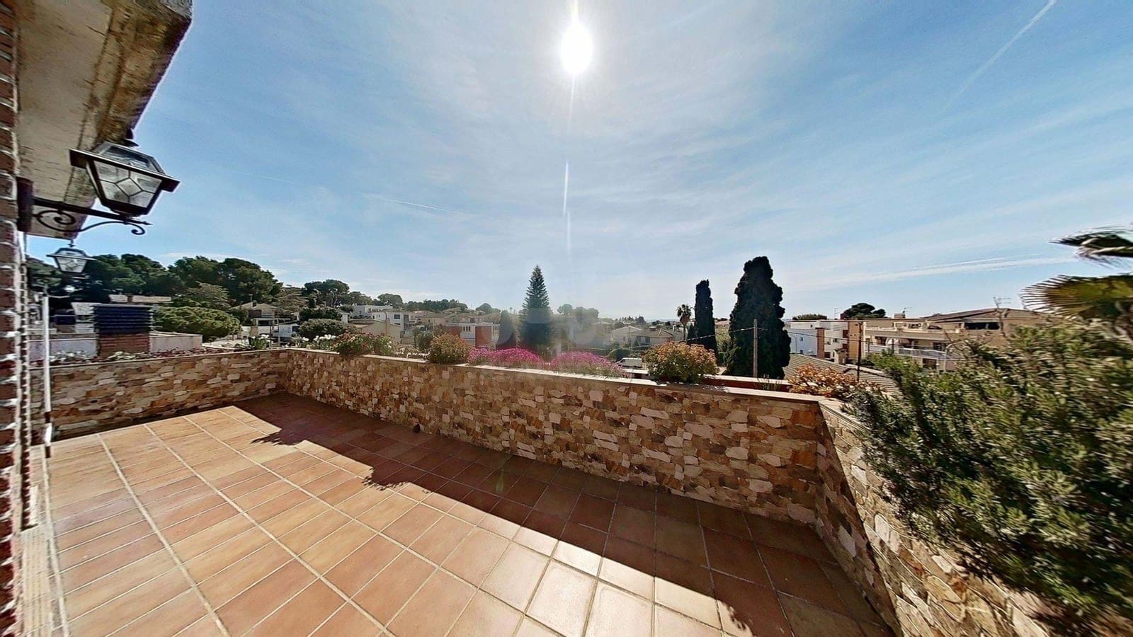 5 soveværelse Villa til salg i Tarragona by med swimmingpool garage - € 675.000 (Ref: 9989171)