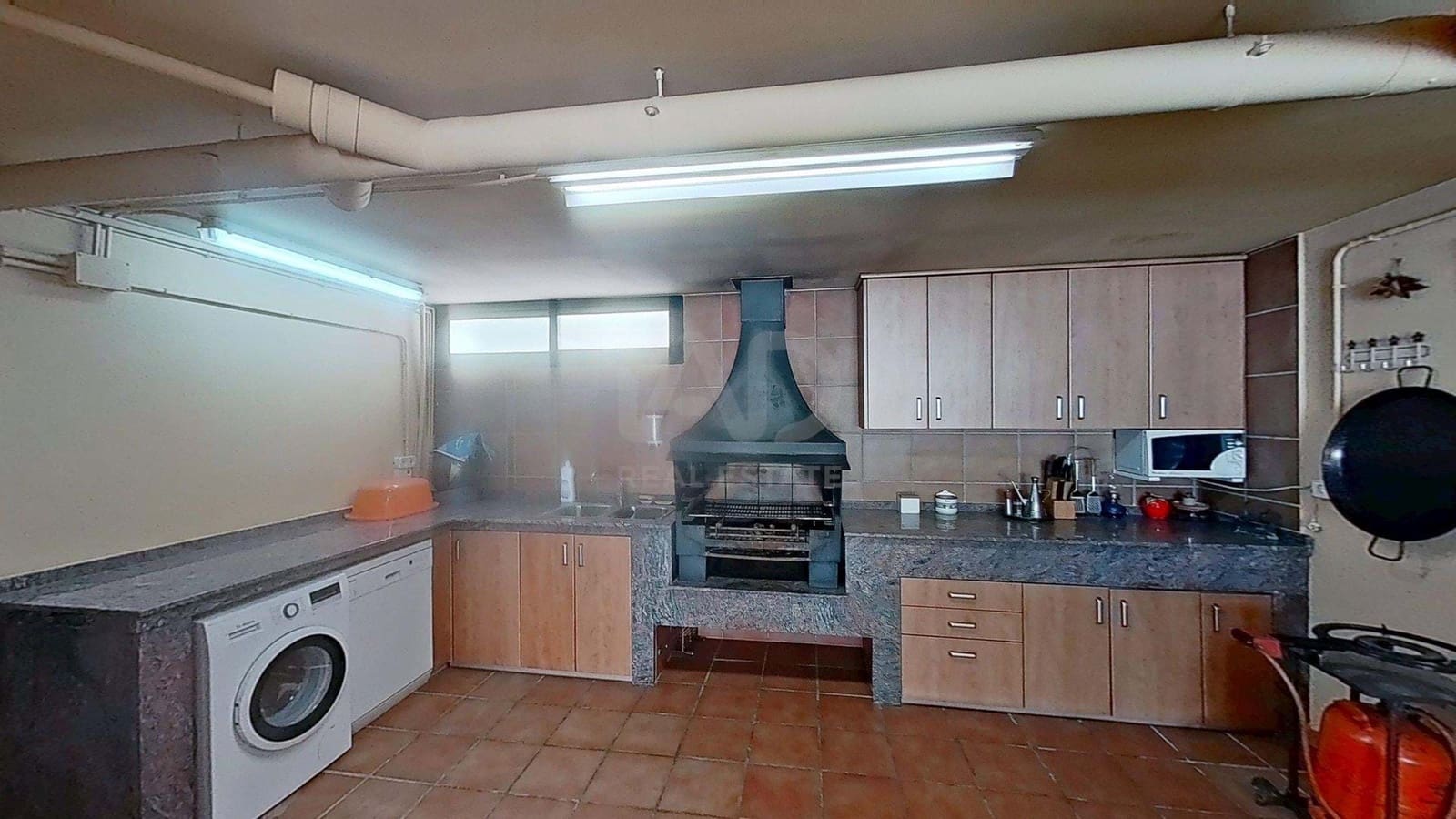 5 soveværelse Villa til salg i Tarragona by med swimmingpool garage - € 675.000 (Ref: 9989171)