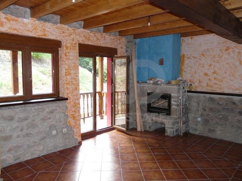 5 soveværelse Finca/Landehus til salg i Leon by - € 138.000 (Ref: 9989174)