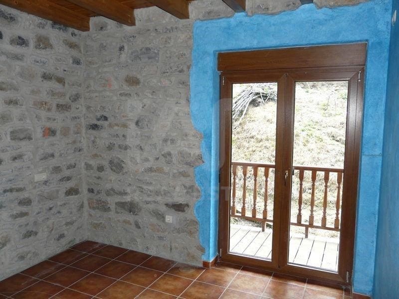 5 soveværelse Finca/Landehus til salg i Leon by - € 138.000 (Ref: 9989174)