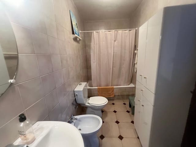 4 bedroom Townhouse for sale in Salamanca city - € 150,000 (Ref: 9989175)