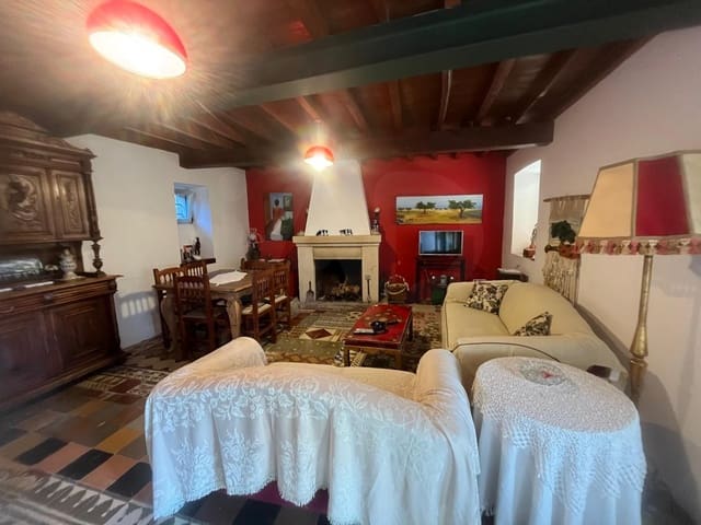 4 bedroom Townhouse for sale in Salamanca city - € 150,000 (Ref: 9989175)