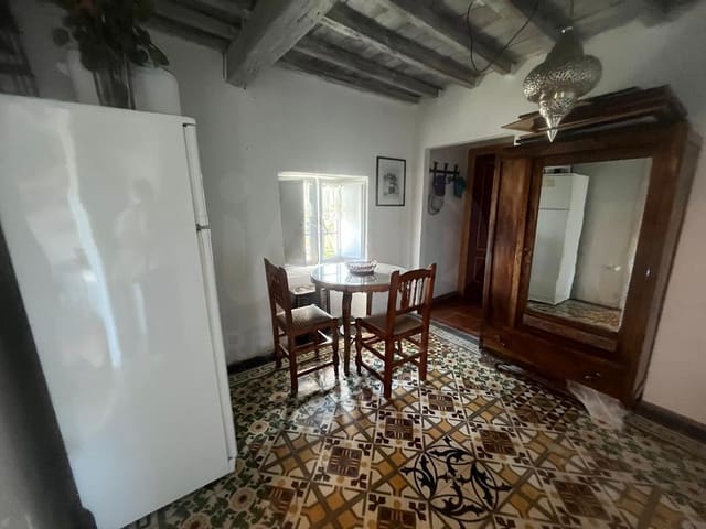4 bedroom Townhouse for sale in Salamanca city - € 150,000 (Ref: 9989175)