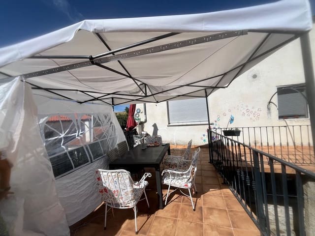 4 bedroom Townhouse for sale in Salamanca city - € 150,000 (Ref: 9989175)