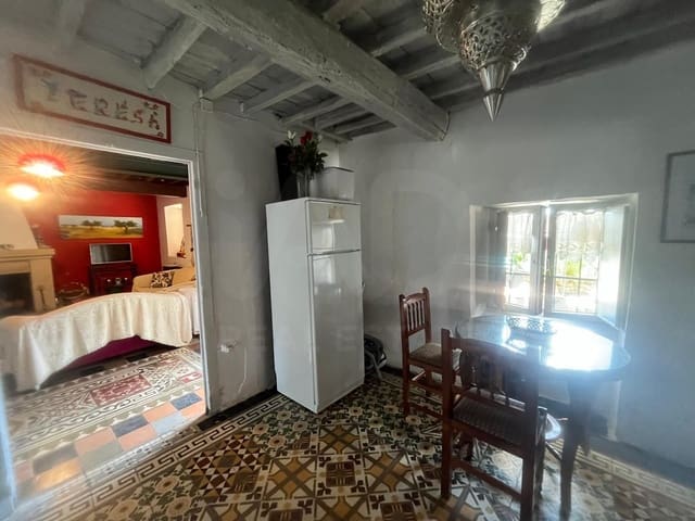 4 bedroom Townhouse for sale in Salamanca city - € 150,000 (Ref: 9989175)