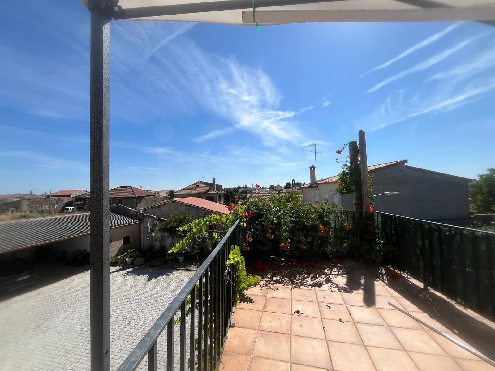 4 bedroom Townhouse for sale in Salamanca city - € 150,000 (Ref: 9989175)