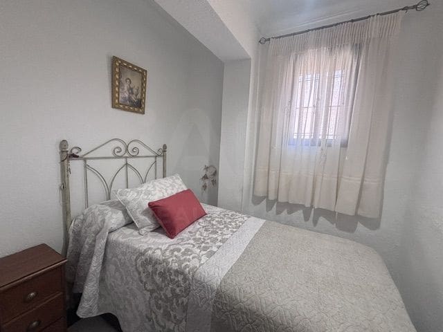 4 soveværelse Byhus til salg i Huelva by - € 120.000 (Ref: 9989177)