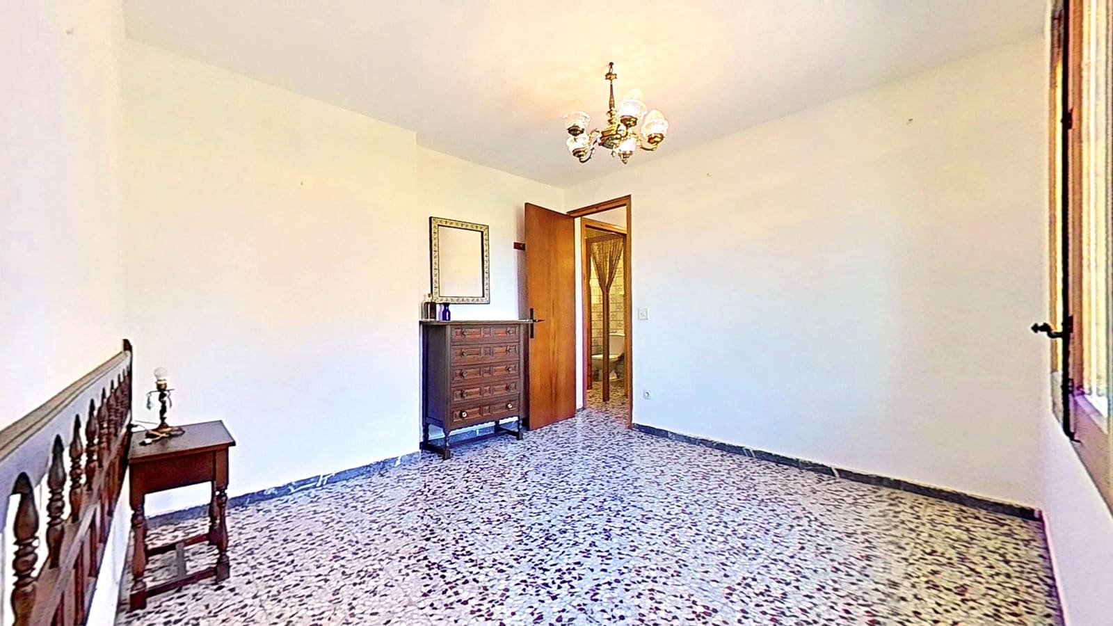 4 slaapkamer Finca/Landhuis te koop in Tarragona stad met garage - € 248.000 (Ref: 9989178)