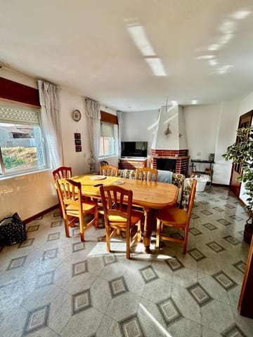 4 soverom Finca/Herregård til salgs i Leon by med garasje - € 77 000 (Ref: 9989182)