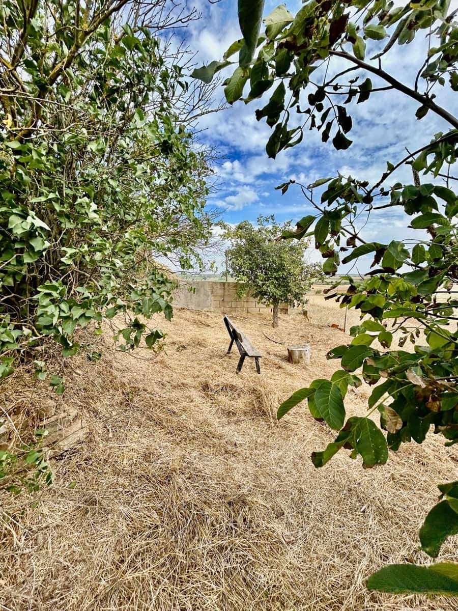 4 soveværelse Finca/Landehus til salg i Leon by med garage - € 77.000 (Ref: 9989182)