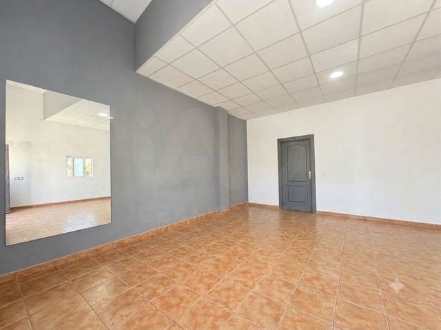 4 bedroom Villa for sale in Potríes with garage - € 375,000 (Ref: 9989183)