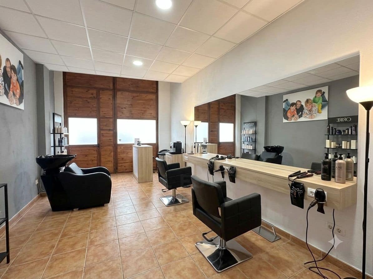 4 camera da letto Villa in vendita in Potries con garage - 375.000 € (Rif: 9989183)