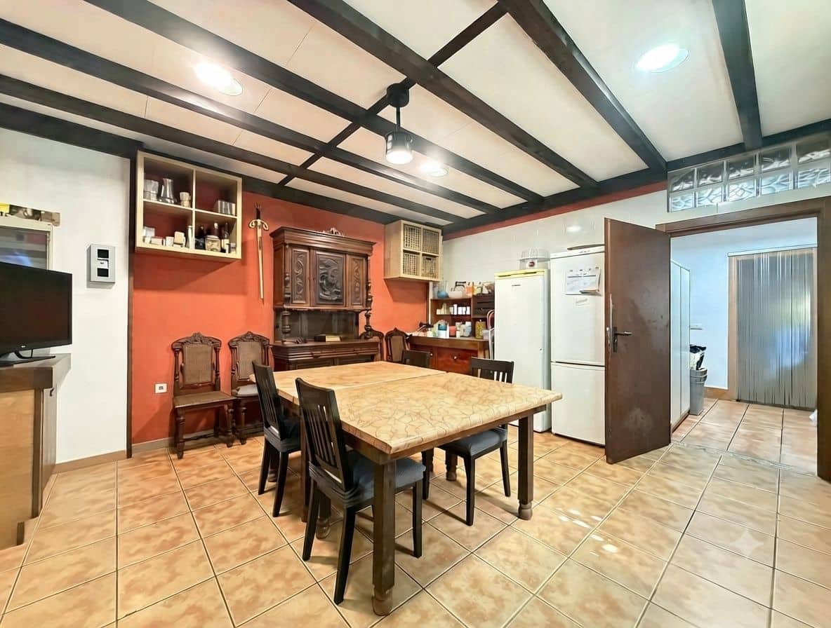4 camera da letto Villa in vendita in Potries con garage - 375.000 € (Rif: 9989183)