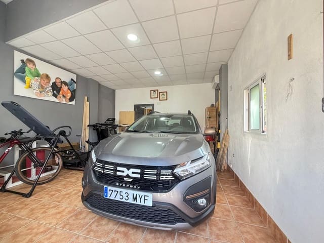 4 bedroom Villa for sale in Potríes with garage - € 375,000 (Ref: 9989183)