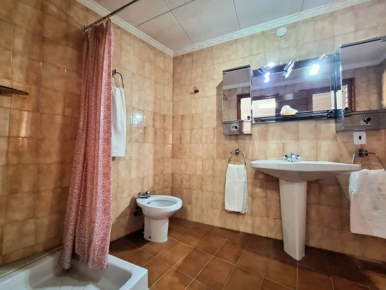 3 chambre Maison de Ville à vendre à Tarragone ville avec garage - 160 000 € (Ref: 9989184)