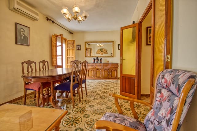5 slaapkamer Huis te koop in Córdoba stad - € 244.000 (Ref: 9989186)