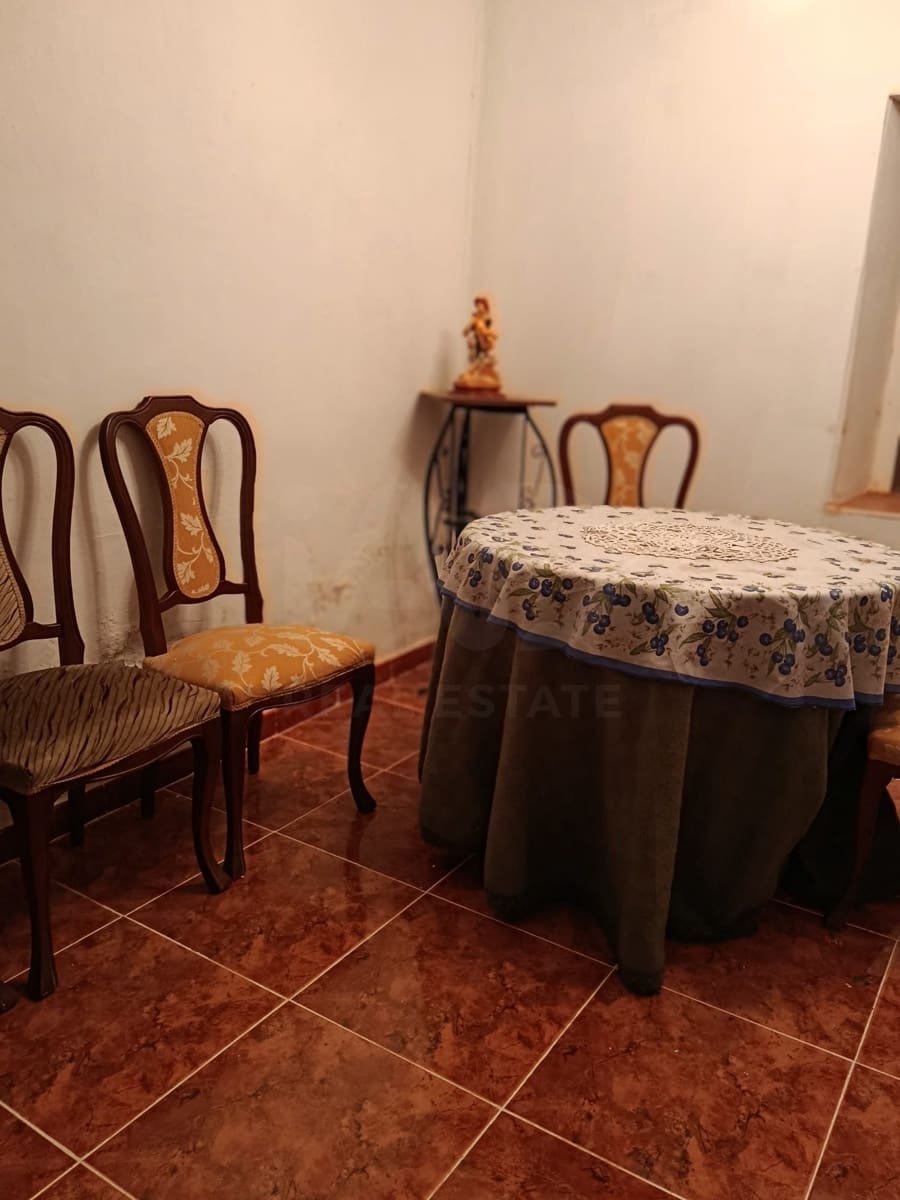 2 slaapkamer Huis te koop in Leon stad - € 35.000 (Ref: 9989190)